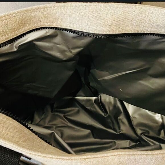 RAE DUNN Insulated ‘Beach’ Tote Bag. - Picture 8 of 9